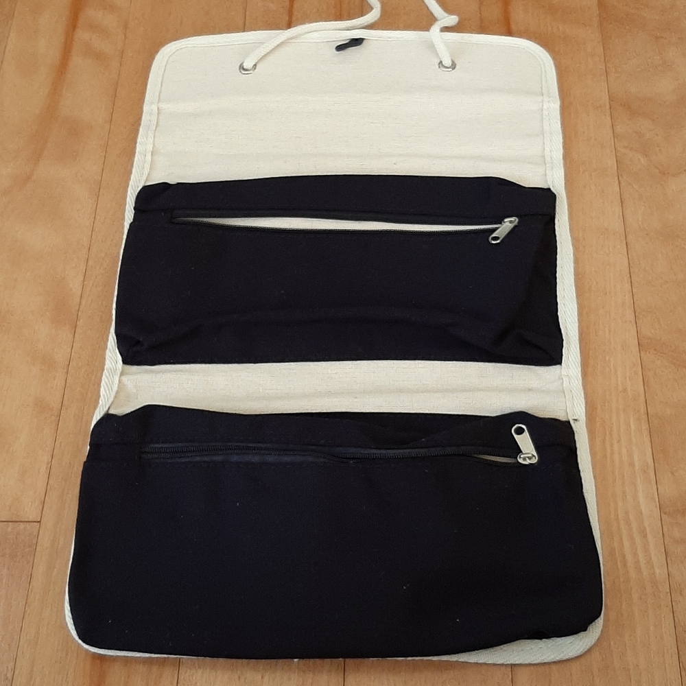 Travel pouch - Picture 2 of 2